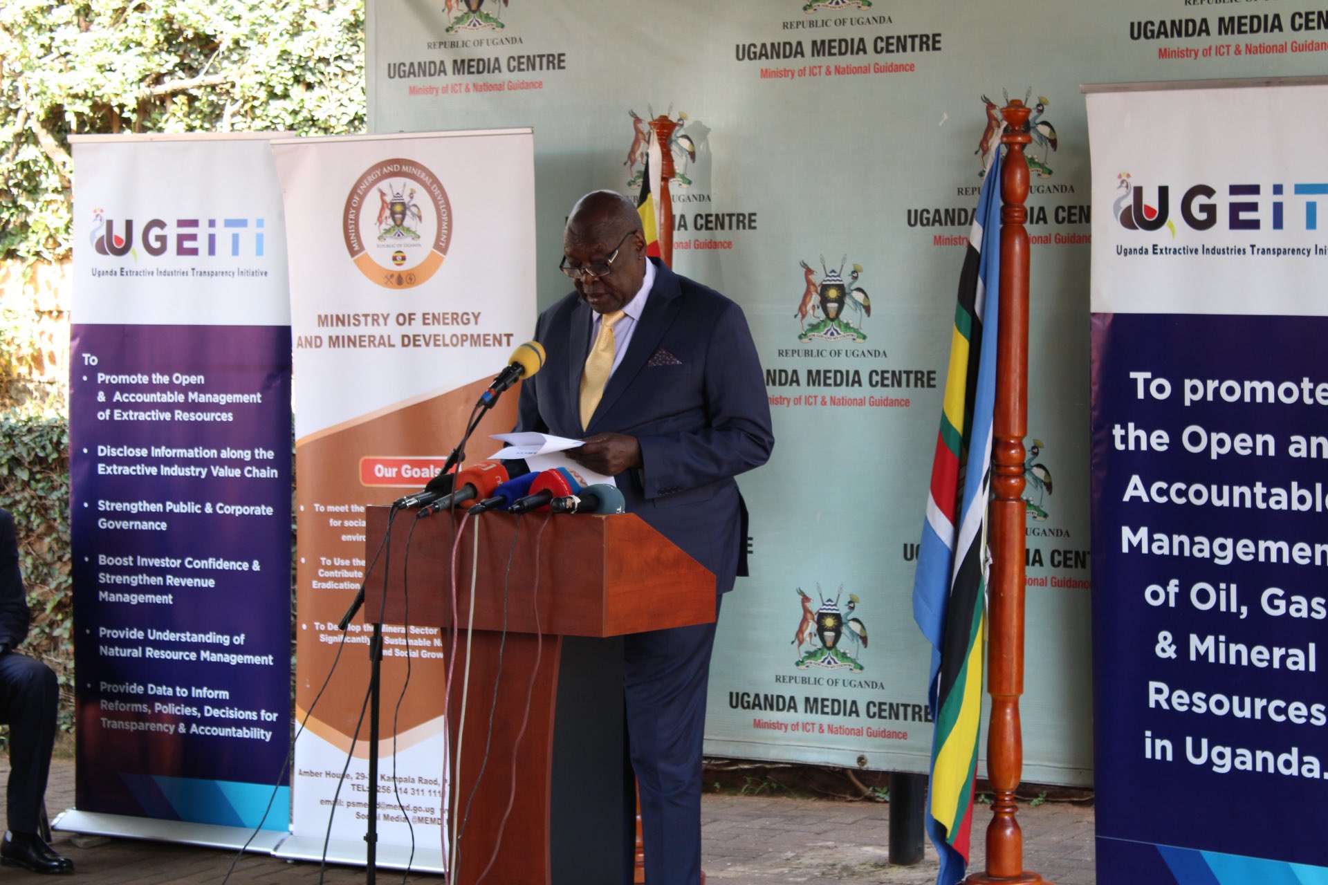 Read more about the article State Minister for Mineral Development highlighting findings of the UGEITI Report FY 2020/2021 at Uganda Media Centre